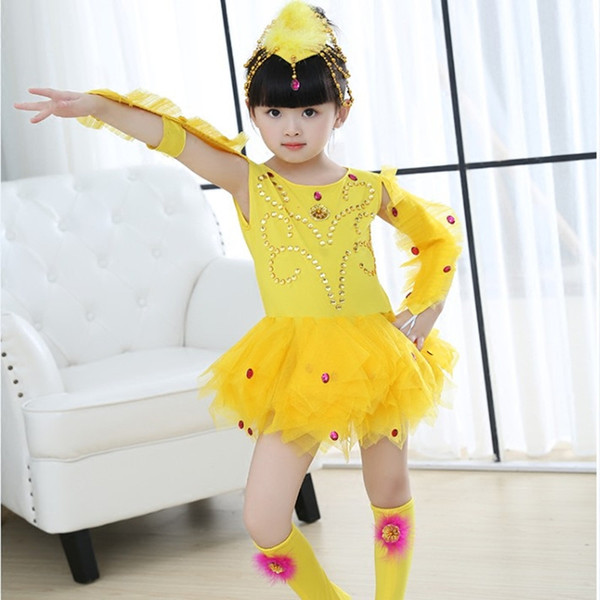 Children and crazy animals take the chicken dance clothes Preschool child dress veil children show costumes mascot