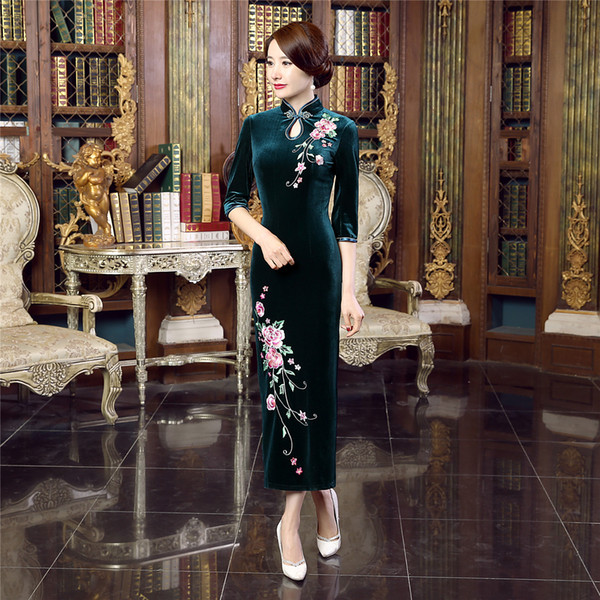 Shanghai Story Flower embroidered dress Blue long Velvet qipao modern cheongsam long dress robe chinoise Green qipao For Women