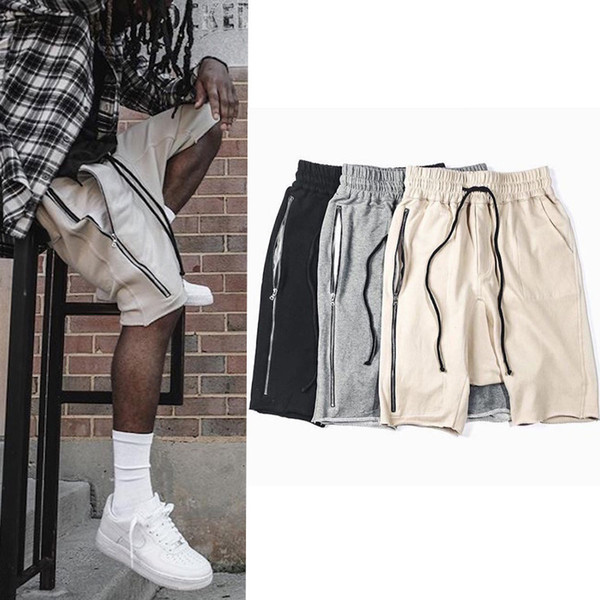 High street, kanye biber with a pair of male and female high street five-point short pants with the FOG style of the harem pants and shorts.