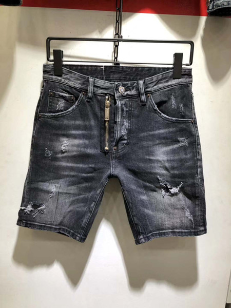 19SS Italian menswear design jeans spring 2019 D quadratic black zipper rip imitation old hole design denim shorts pocket D75