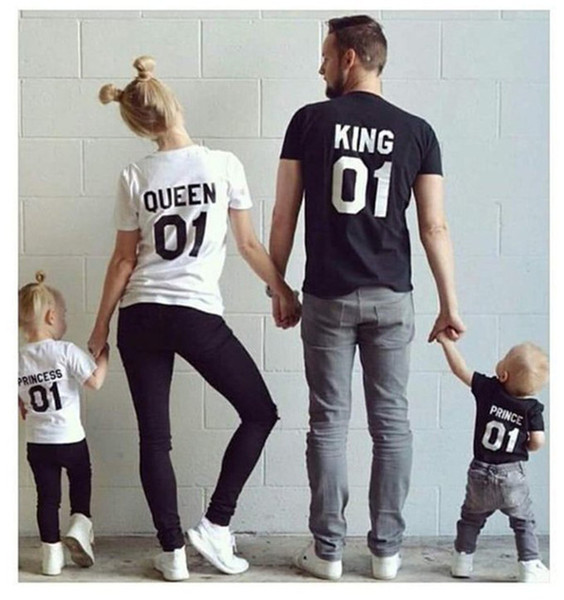 2017 New Family King Queen Letter Print tshirt Mother and Daughter father Son Clothes Matching Princess Prince