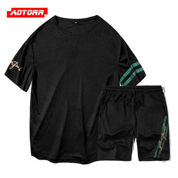 Casual Summer Men Set Short Tracksuit Sportsuits Set Mens Fashion 2 Pieces T-shirt Shorts Hot Stamping Mens Brand Clothing