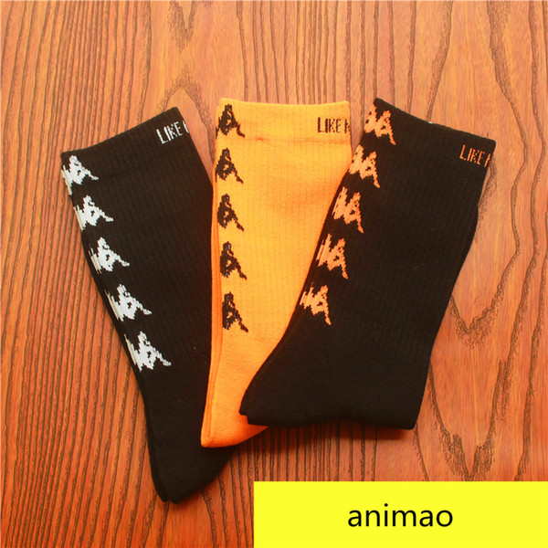 Popular Logo Hip Hop Socks Street Skateboard Cotton Hosiery Two People Back To Back Socks Couples Stocking