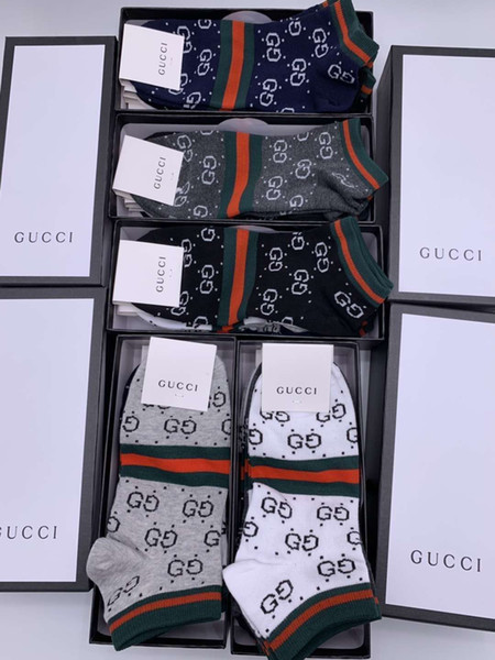 Hot sale Mens Wholesale Active Socks with Logos Black White Grey Cotton Socks men Cheap Elastic Comfortable sock 5pcs