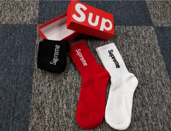 Letter Tide Brand Socks Cotton Gift Box Skateboard Sport Socks 3 Color Black White Red European And American Casual Hip -Hop Stocking