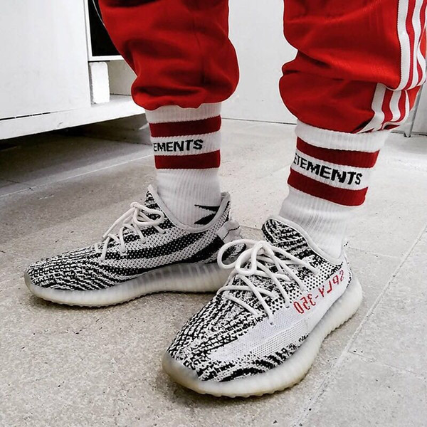 18ss Vetements Basketball Socks Red Stripe White Black Cotton Socks Skateboard Hip Hop High Street Sports Fashion Midtop Socks HFLSWZ004