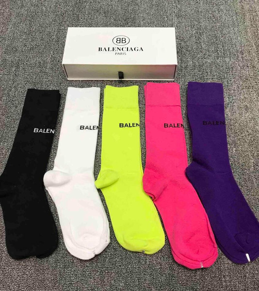 Unisex Luxury Designer 5 pair With Box men women classical Logo medium cotton socks skateboards hip-hop lovers sports colorful stocking