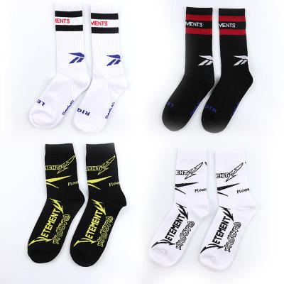 Sports Skateboard Stockings Teenager Tide Brand Men's Fashion Bumblebee Printed Sockings Hip-Hop Socks For Unisex Letter Printed Sock