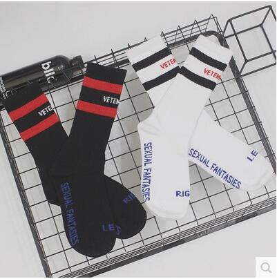 VETEMENTS Black White Socks Tide Brand Teenager Student Hip Hop Style Long Socks Letter Embroidery Athletes Leg Warmers Stripe Socks