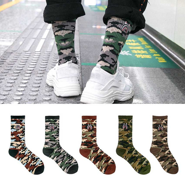 European and American street hip-hop popular logo skateboard socks factory on behalf of the high gang men's hose trend long hose tube