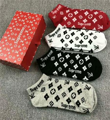 New 4pairs Embroidery mens brand Socks Antibacterial Deodorant Cotton Fashion printing Unisex Socks Sport Socks