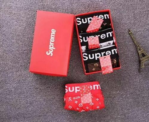 2019 AA422 New SUP+V Men Underwear Boxers Cotton 4 Color Breathable Letter Underpants Shorts Luxury Brand Design Cuecas Tight Waistband. LL1