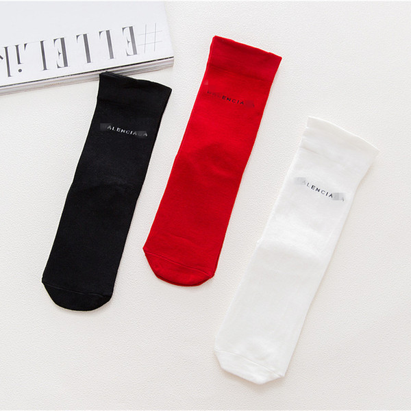 3 colors B socks black red white color fashion street socks for girl women lovers socks