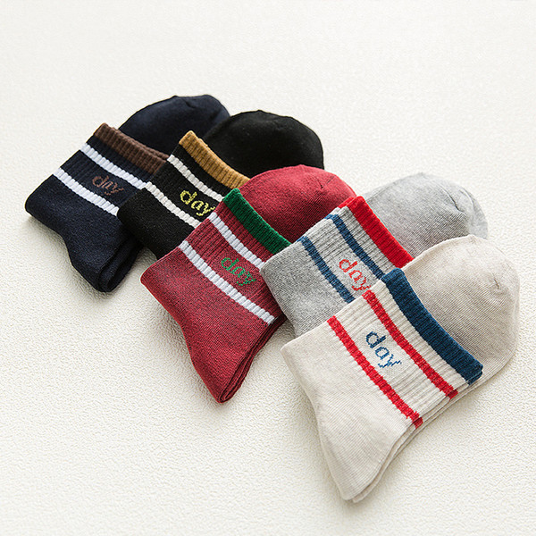 Men Tube Socks Autumn Winter New Letters Hit Color Socks Cotton Casual Fashion Breathable Men Socks 5 pairs/lot