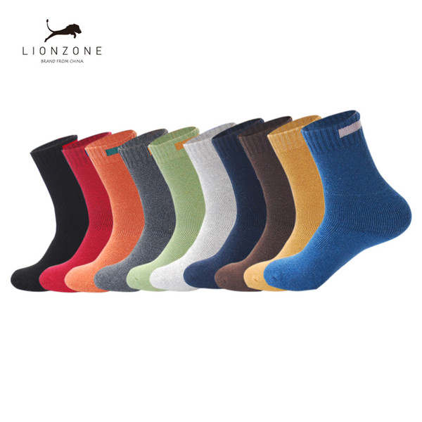 Solid Cloth Sign Design Merino Wool Socks Newly Autumn Winter Men Crew Socks LIONZONE Wool Mens Hot Selling