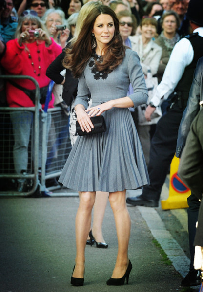 Kate Middleton Princess Appliques Dress Elegant Long Sleeve Pleated Dresses W588