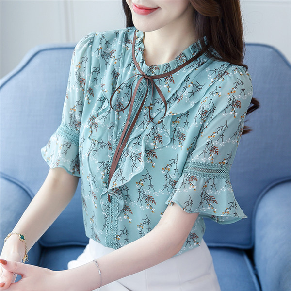 2018 New loose air shirt small broken flowers ear fresh trumpet sleeves blouse female summer spinning shirt