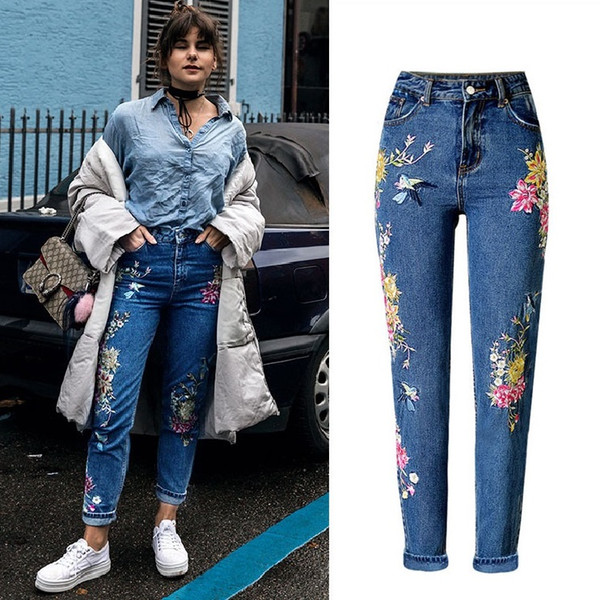 New Fashion 3D Flower Ladies Jeans with Embroidery Mid Waist Casual Loose Straight Jeans Women Plus Size Denim Pants