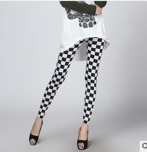 Women Leggings Milk Silk Underpants Fashionable Black and White Lattices Nine Cent Trousers Legings Mujer Capris Gaiters Boothoses