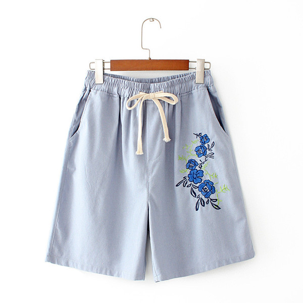 spring/summer 2019 plus Size Women washing cotton embroidered elastic waist shorts E22-886