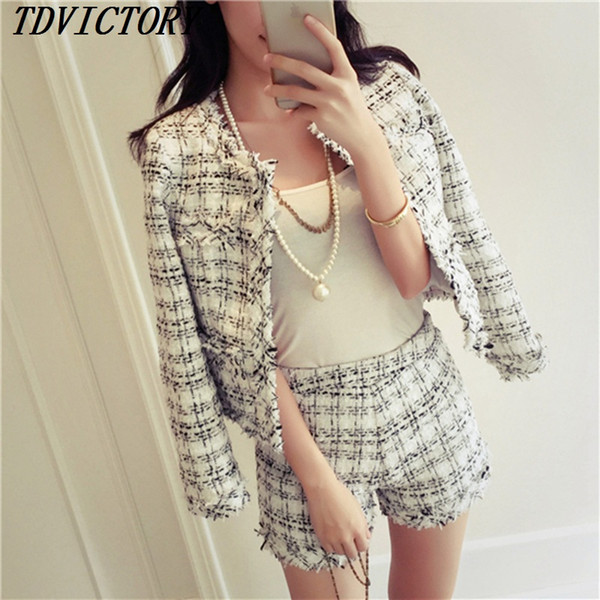 2018 Autumn Winter Tweed Two Piece Set Women Slim Plaid Short Set Fashion Fringed Trim Jacket Coat + Tassels Short Pant Suit