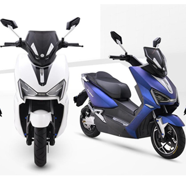 2018 Hot 72V Eectric Scooter Bosch Motor Bluetooth Music Disc Break Battery WERCS Certificate Electric Scooter Maxxis tubless Tire