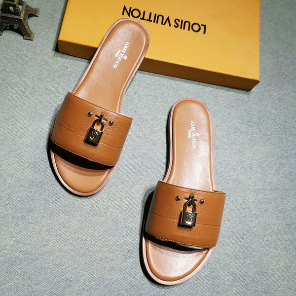 Luxury High Quality Summer Lady Designer Slippers Slippers Leather Flat Womens Shoes Casual Shoes Fashion Sandals Flat Sandals with Ori qy