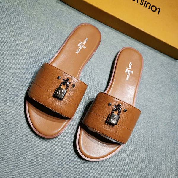 Luxury High Quality Summer Lady Designer Slippers Slippers Leather Flat Womens Shoes Casual Shoes Fashion Sandals Flat Sandals with Ori qi