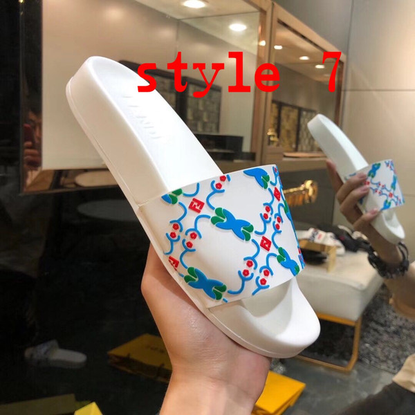 Fashionable summer bath shoes and comfortable beautiful practical water shoes printed non-slip couple slippers free shipping