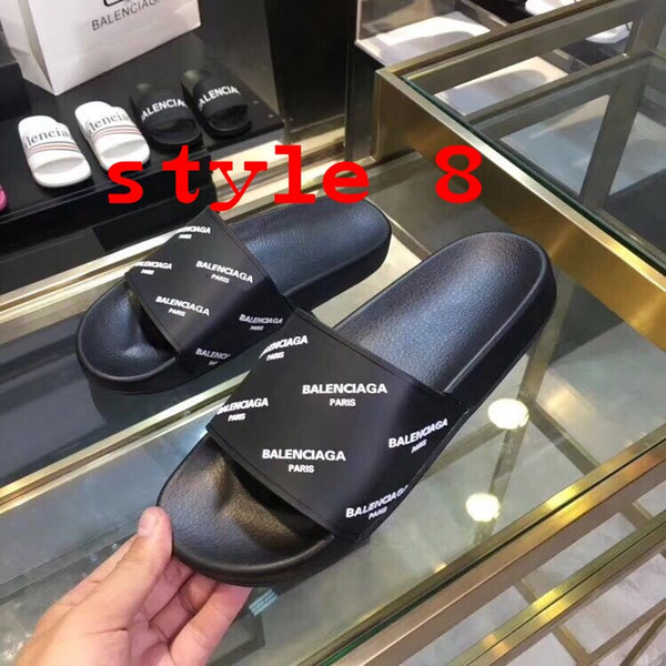 New high-quality couple sandals and classic stylish comfortable and practical slippers non-slip wear-resistant rebound sole slippers