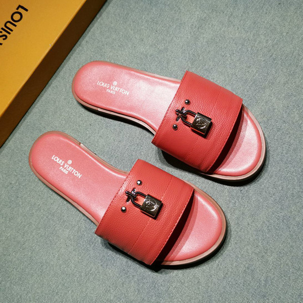 Luxury High Quality Summer Lady Designer Slippers Slippers Leather Flat Womens Shoes Casual Shoes Fashion Sandals Flat Sandals with Ori qe