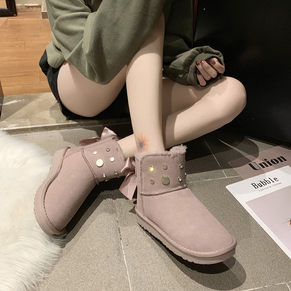 Women Snow Boots Thick Plush Non Slip Ankle Boots Women 2022Fashion Rivet Decoration Winter Warm Ladies Shoes Black Beige Pink