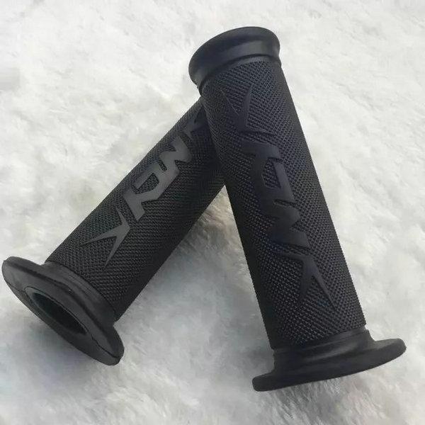 Free shipping high quality Universal 7/8 '22 mm Motorcycle handlebar grip handle bar Motorbike handlebar grips/Motorcycle accessories