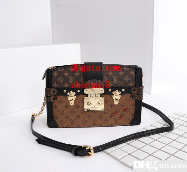 to2019 New listing Hot women shoulder handbag retro fashion high grade Printed sheepskin lining