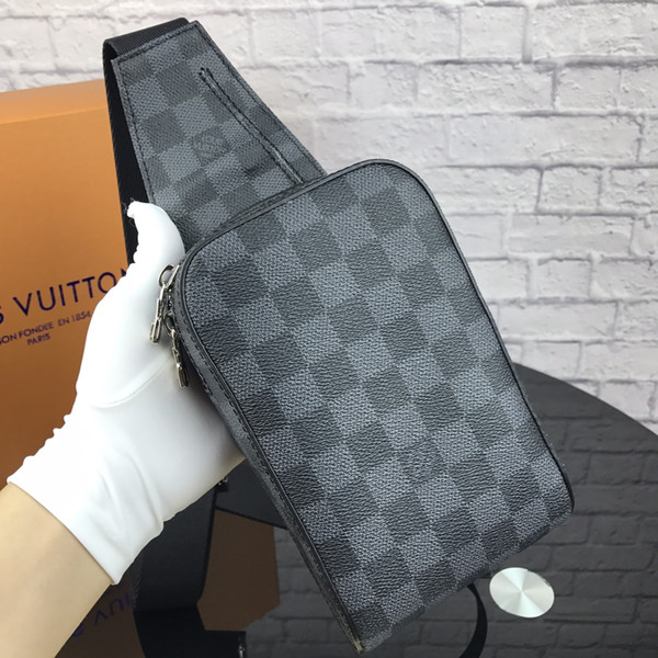 AVENUE Shoulder
Bags Men Fashion Hand
bags MICHAEL V0 KOR Business Chest Pack Belt Messenger
Bags Tote
LOUIS
VUITTON