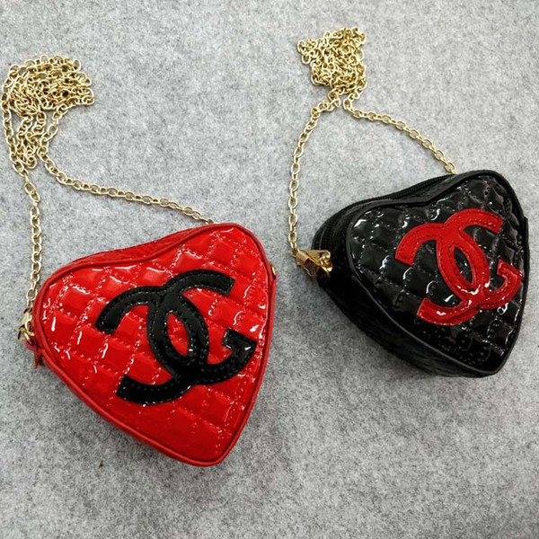 Newest Kids Designer Bags Korean Girls Mini Princess Purses Fashion Chain Cross-body Bags Lovely Patent Leather Heart Shape Bags Girls Gifts