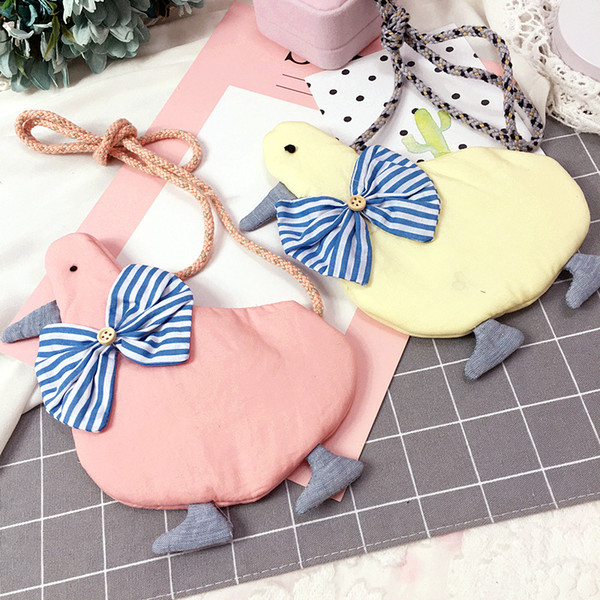 10pcs/lot The single shoulder bags Children Backpacks Duck shape with bows design Backpacks ConciseTassels Bags Cute Kids Snack bags