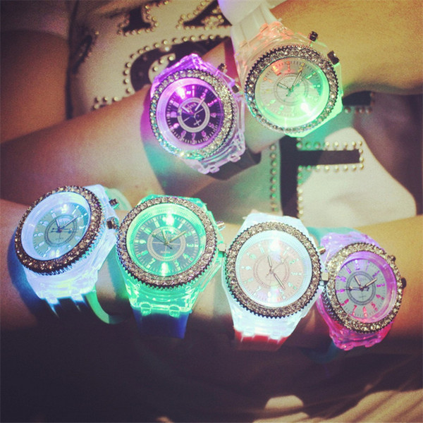 Luxury Geneva LED Luminous Watches Unisex Diamond Rhinestone Night Light Wrist Watch Men Women Silicone Wristwatch Gleamy Quartz Watches DHL