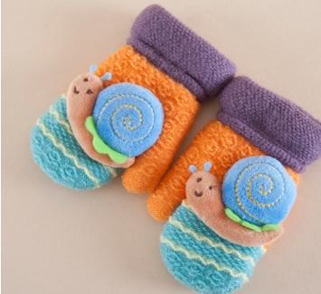 The new cute snail glove winter warm knit gloves with thick cute baby gloves