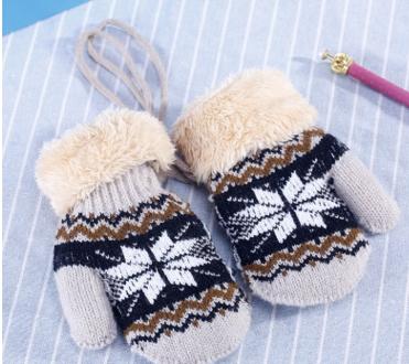 hegChild's winter cotton warm gloves baby snow muffon with a pair of knitted mittens