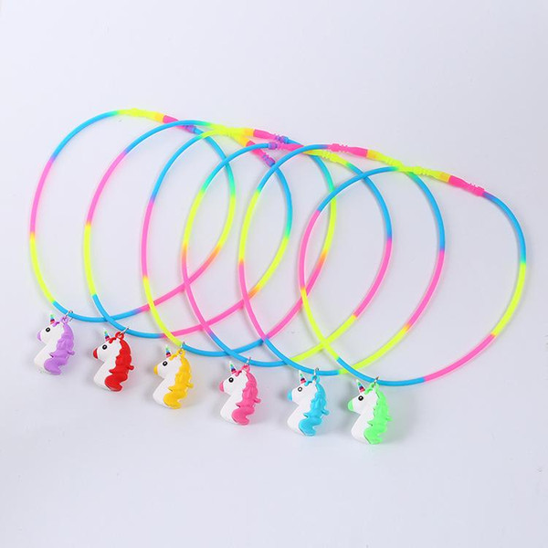 Fashion Horse Accessories Silicone Horse Necklace Double Sided Rainbow Horse Soft Necklace Cute Jewelry To Kids