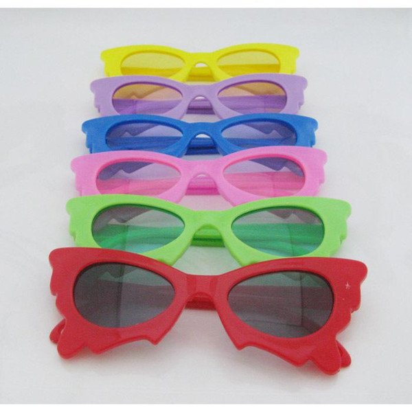 Kids Glasses Most Cheap Modern Beach Sunglass Plastic Classic Style Baby Kids Lovely Sun Glasses Party Costume