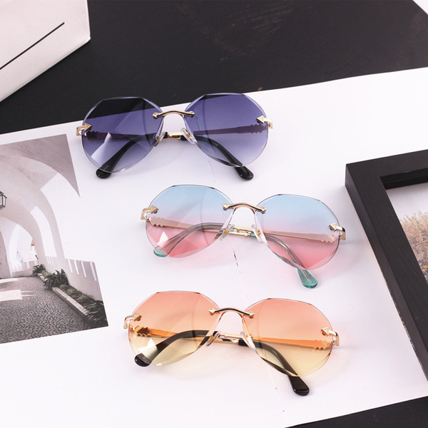 2019 Summer kids sunglasses Rimless Gradient lens Gold metal leg Protect eye child glasses UV400 Cool boys&girls 3-9 years n323