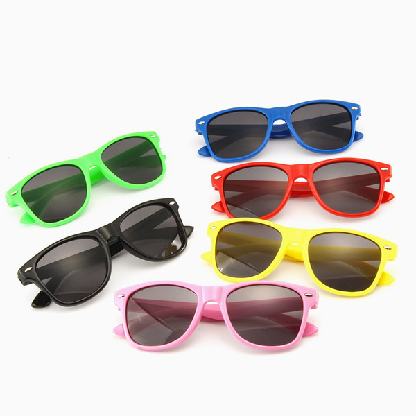 Wholesale Classic Plastic Sunglasses New Vintage Square Sun Glasses For Kids Children Baby Girls and Boys Retro Eyewear