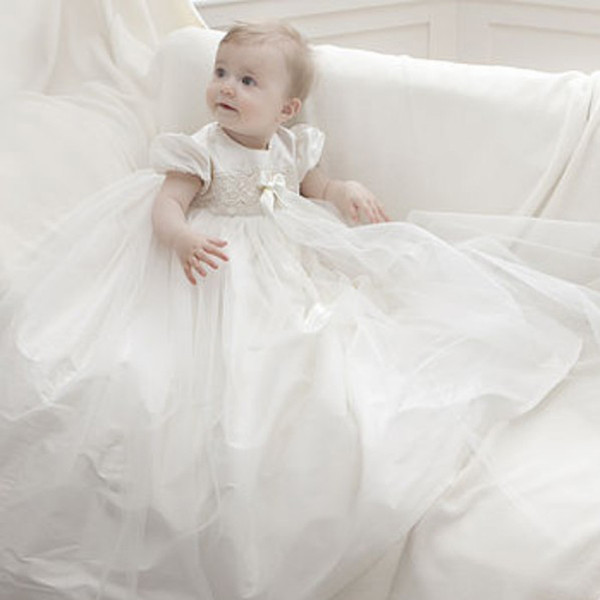 2015 Princess Christening Dresses for Baby Girls Empire Jewel Neck Short Sleeves Baptism Gowns Lace Appliques Ribbon Buttons Back Soft Tulle