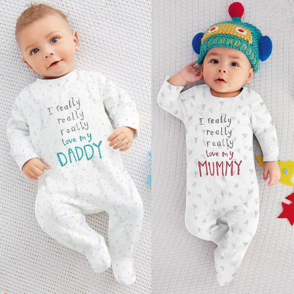 Wholesale- 2017 New baby boy girl clothes set Fashion letters I love my Mom and Dad Unisex long-sleeved baby rompers newborn baby clothing