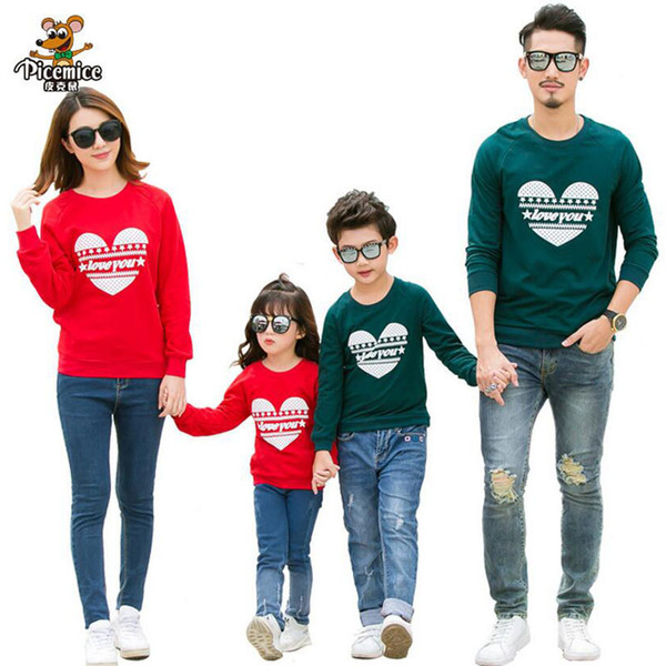 Family Clothing 2017 LOVE Cotton Shirts Mommy and Me Clothes Mother Daughter Father Son Baby Shirts Family Matching Outfits