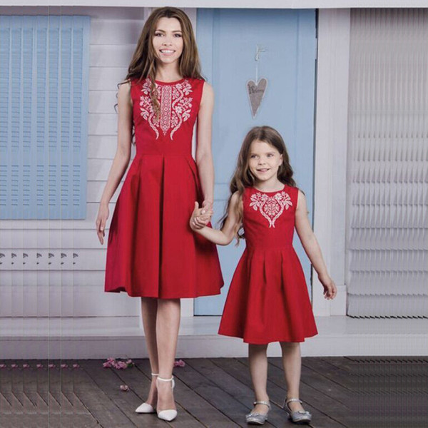 2018 Mother Daughter Dresses clothes Sleeveless Mommy Girl Family Matching Clothing Red Mom Daughter Dress Kids Parent Summer Outfits