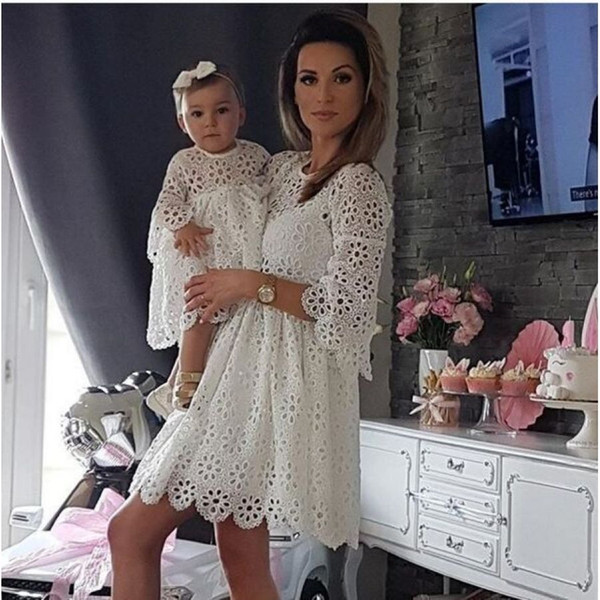 Sexy lace round-collar seven-sleeve lotus leaf-edge parent-child dress Pure colour round neck Mom and Daughter parent-offspring rolling list