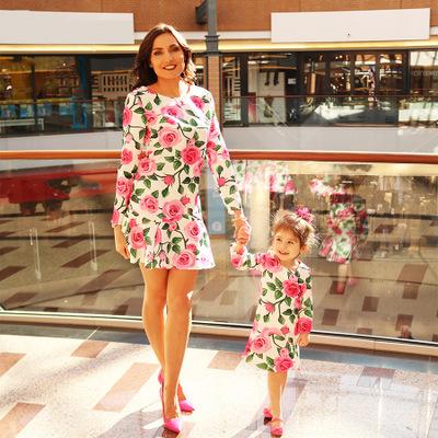 Wholesale New Fashion Family Matching Outfits Floral Print Long Sleeve Matching Clothes Mom and Daughter Dress Kids Clothing Dresses